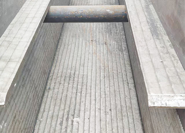 炼铜灰渣输送克星|汇森HS200碳化铬堆焊耐磨板,寿命延长5倍+